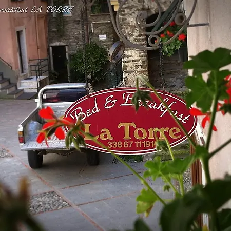 לינה וארוחת בוקר La Torre 3*